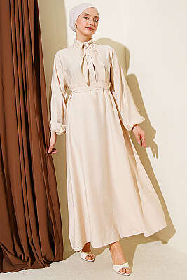 Yaka Bağlamalı Yarım Düğmeli Elbise Bej - Elbise