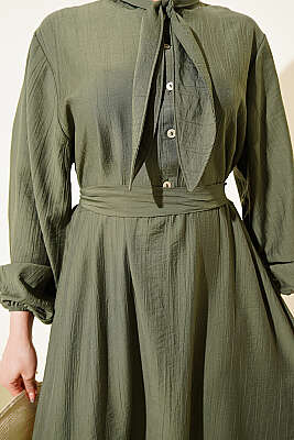 Yaka Bağlamalı Yarım Düğmeli Elbise Haki - Elbise