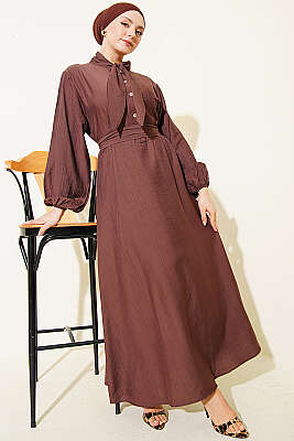 Yaka Bağlamalı Yarım Düğmeli Elbise Kahve - Elbise