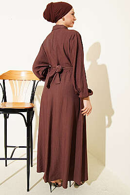 Yaka Bağlamalı Yarım Düğmeli Elbise Kahve - Elbise