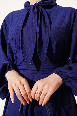 Yaka Bağlamalı Yarım Düğmeli Elbise Lacivert - Elbise