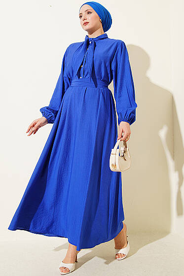 Yaka Bağlamalı Yarım Düğmeli Elbise Saks - Elbise