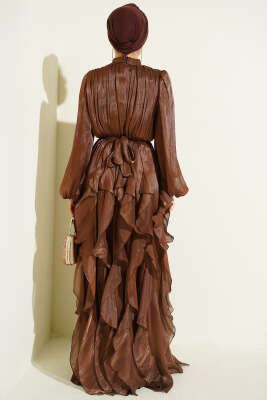 Yaka Büzgülü Fırfırlı Abiye Elbise Kahve - Elbise