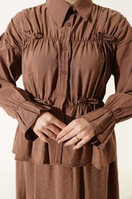 Yaka Büzgülü Fiyonklu Etekli İkili Takım Latte - İkili Takım