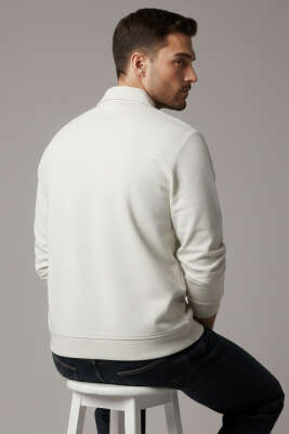 Yaka Change Yazılı Erkek Sweatshirt Ekru - Yılın Fırsatı