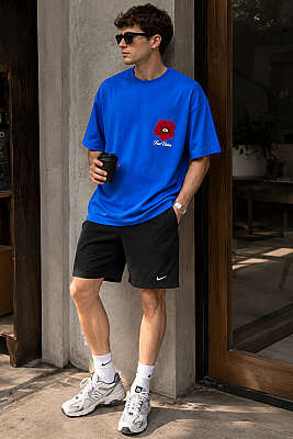 Yaka Çiçek Nakışlı Erkek Oversize T-shirt Saks - Erkek T-shirt