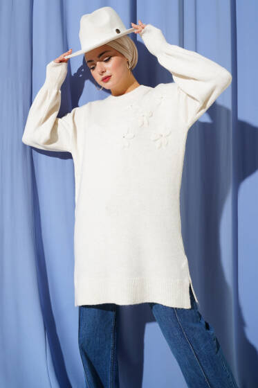 Yaka Çiçekli Yumoş Triko Tunik Ekru - Tunik