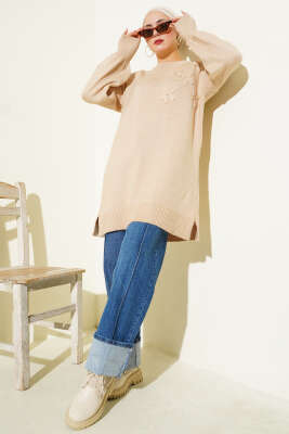 Yaka Çiçekli Yumoş Triko Tunik Latte - Tunik