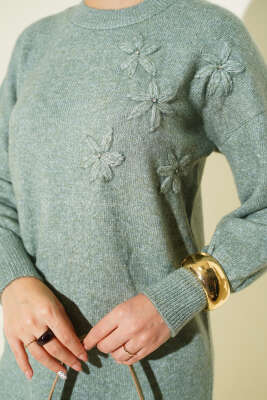 Yaka Çiçekli Yumoş Triko Tunik Mint - Tunik