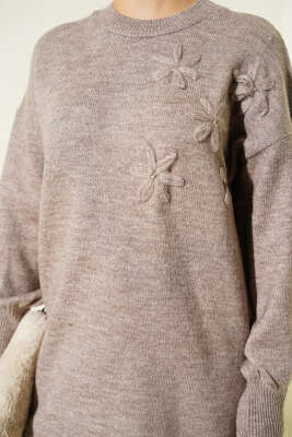 Yaka Çiçekli Yumoş Triko Tunik Vizon - 300-500 TL Ürünler