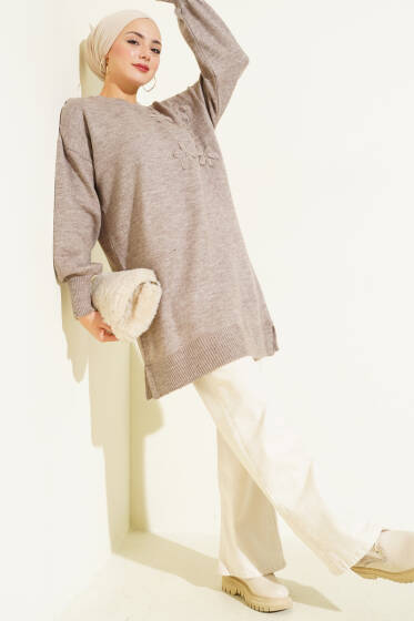 Yaka Çiçekli Yumoş Triko Tunik Vizon - Tunik