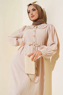 Yaka Dantelli Bel Tünelli Elbise Bej - Tesettür Elbise