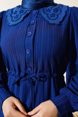 Yaka Dantelli Bel Tünelli Elbise Lacivert - Tesettür Elbise