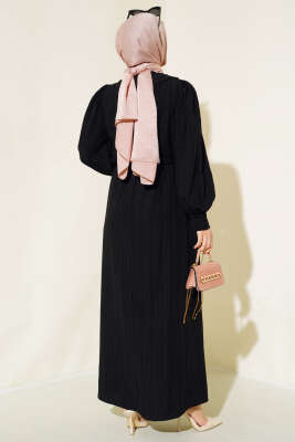 Yaka Dantelli Düğmeli Elbise Siyah - Tesettür Elbise