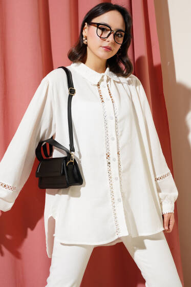 Yaka Dantelli Motifli Gömlek Ekru - Gömlek