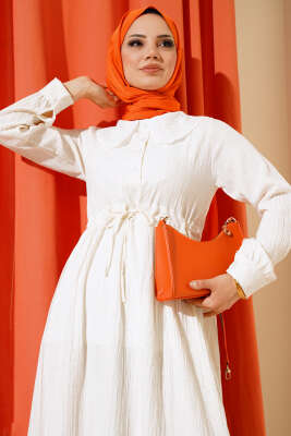 Yaka Dantelli Yarım Düğmeli Elbise Ekru - Tesettür Elbise