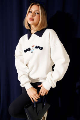 Yaka Detaylı Üç İplik Sweatshirt Ekru - Kadın Giyim Modelleri