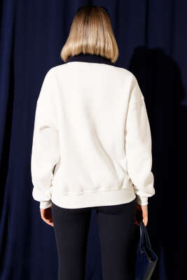 Yaka Detaylı Üç İplik Sweatshirt Ekru - Kadın Giyim Modelleri
