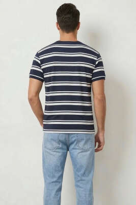 Yaka Düğmeli Çizgili Triko Erkek T-shirt Lacivert - Erkek T-shirt