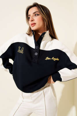 Yaka Düğmeli Nakışlı Üç İplik Sweatshirt Lacivert - Kadın Giyim Modelleri