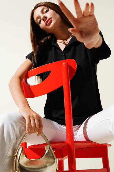 Yaka Düğmeli T-shirt Siyah - Kadın Giyim Modelleri