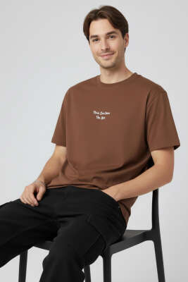 Yaka Enjeksiyon Baskılı Erkek T-shirt Kahve 