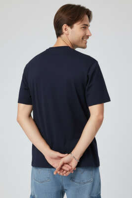 Yaka Enjeksiyon Baskılı Erkek T-shirt Lacivert - Erkek T-shirt