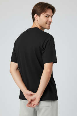 Yaka Enjeksiyon Baskılı Erkek T-shirt Siyah - Erkek T-shirt