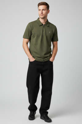 Yaka Fermuarlı Armalı Erkek T-shirt Haki - Erkek T-shirt