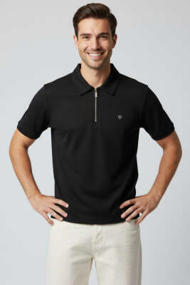 Yaka Fermuarlı Armalı Erkek T-shirt Siyah - BESSE