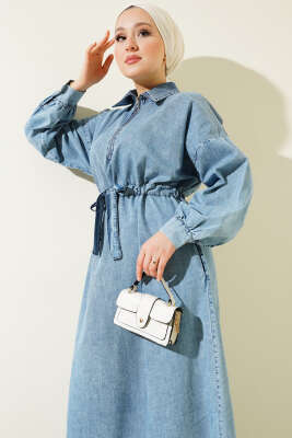 Yaka Fermuarlı Bel Tünelli Bağlamalı Kot Elbise Kot Mavisi - Tesettür Elbise