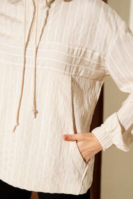 Yaka Fermuarlı Çizgili Gömlek Bej - Kadın Giyim Modelleri