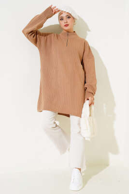 Yaka Fermuarlı Düşük Omuz Triko Tunik Büsküvi - Triko Tunik