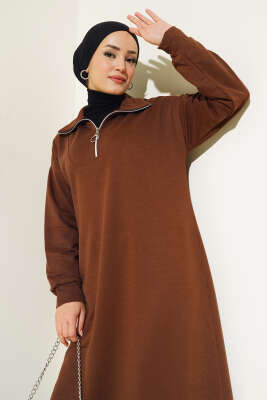 Yaka Fermuarlı İki İplik Elbise Kahve - Tesettür Elbise
