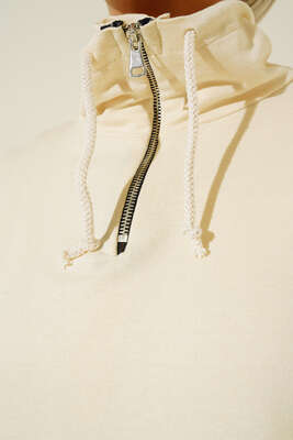 Yaka Fermuarlı Kanguru Cepli Tunik Bej - Tunik