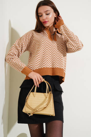 Yaka Fermuarlı Zikzak Desen Triko Kazak Büsküvi - Yeni Giyim