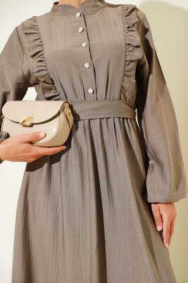 Yaka Fırfır Detaylı Kuşaklı Elbise Vizon - Tesettür Elbise