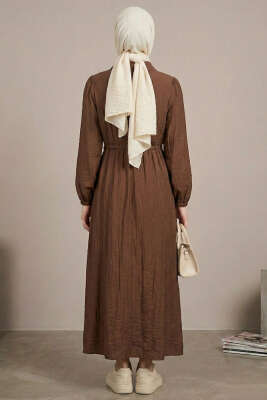 Yaka Fırfırlı Bel Tünelli Elbise Kahve - Elbise