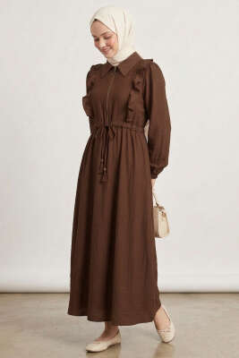 Yaka Fırfırlı Bel Tünelli Elbise Kahve 