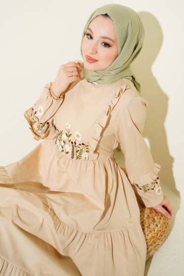 Yaka Fırfırlı Nakışlı Poplin Elbise Bej - Elbise