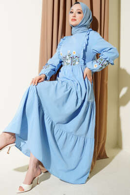 Yaka Fırfırlı Nakışlı Poplin Elbise Buz Mavisi - ASMİN