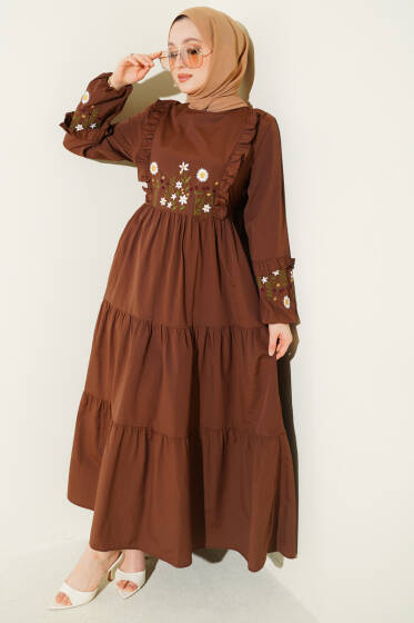 Yaka Fırfırlı Nakışlı Poplin Elbise Kahve - Elbise