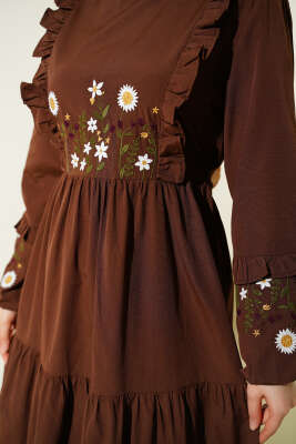 Yaka Fırfırlı Nakışlı Poplin Elbise Kahve - Elbise