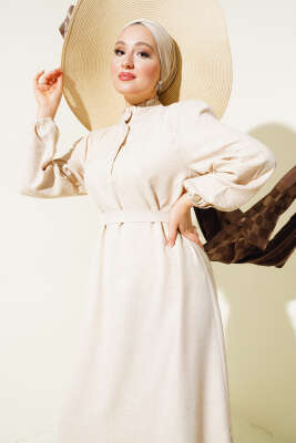 Yaka Fırfırlı Volanlı Elbise Bej - Tesettür Elbise