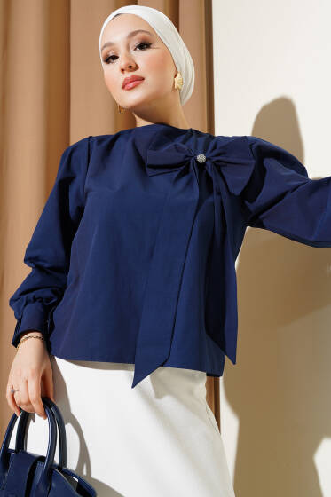 Yaka Fiyonk Aksesuarlı Bluz Lacivert - Bluz