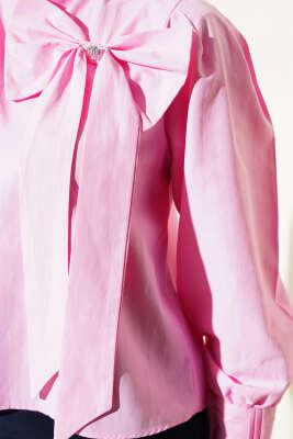 Yaka Fiyonk Aksesuarlı Bluz Pembe - 300-500 TL Ürünler