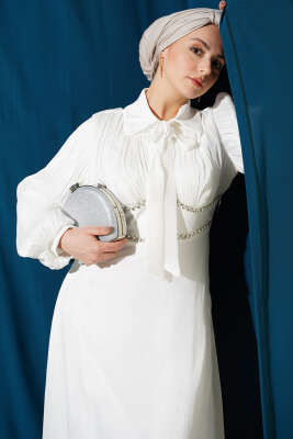 Yaka Fiyonklu Taşlı Abiye Elbise Beyaz - Elbise