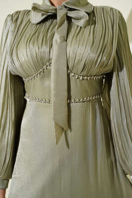 Yaka Fiyonklu Taşlı Abiye Elbise Mint - Elbise