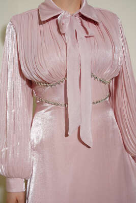 Yaka Fiyonklu Taşlı Abiye Elbise Pudra - Elbise