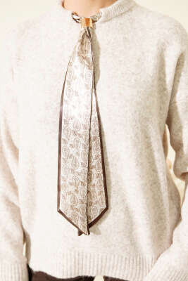 Yaka Fularlı Triko Kazak Taş - Triko Kazak